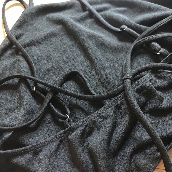 TOBI NWT Come Close Crop Top Black Size Large - Picture 6 of 6